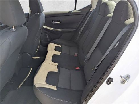 Used 2022 Nissan Sentra SV FWD image 17