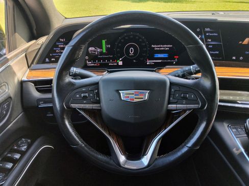 Used 2022 Cadillac Escalade ESV Luxury RWD image 7