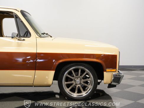 Used 1987 GMC Suburban 2WD image 30