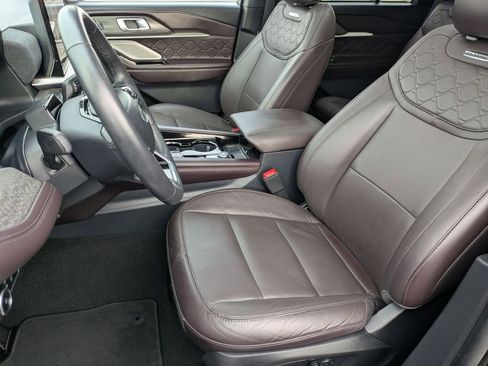 Used 2025 Ford Explorer Platinum w/ LUX Leather Package image 16