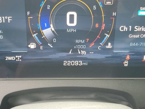 Used 2025 Chevrolet Traverse Z71 w/ Driver Confidence Package AWD/4WD image 14
