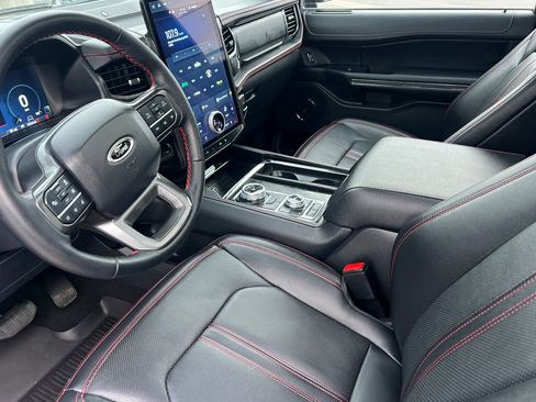 Used 2024 Ford Expedition Limited image 7