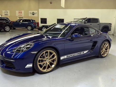 Used 2024 Porsche 718 Cayman image 6