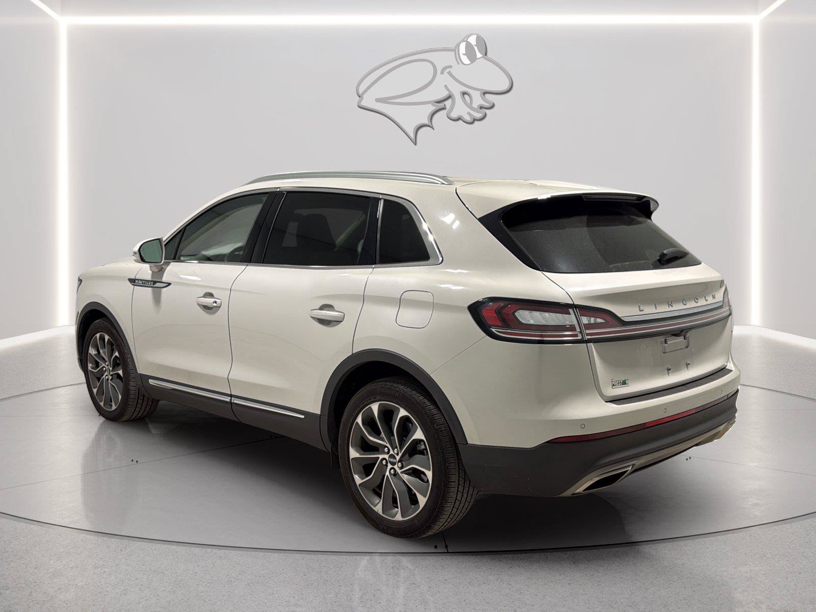 Used 2023 Lincoln Nautilus Reserve w/ Luxury Package AWD/4WD image 3
