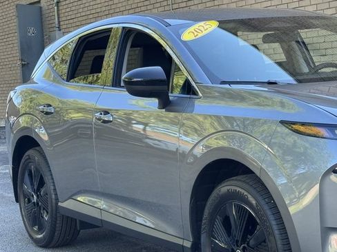 Used 2025 Nissan Murano SV AWD/4WD image 4