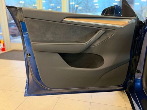 Used 2023 Tesla Model Y Long Range image 15