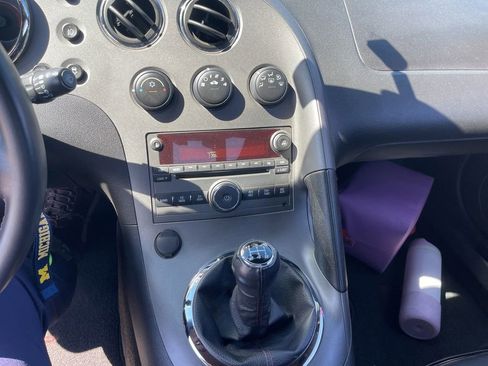 Used 2009 Pontiac Solstice GXP w/ Premium Package RWD image 13