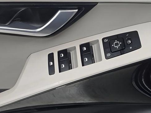 Used 2023 Kia Niro Wind w/ Wind Preserve Package FWD image 11