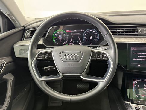 Certified 2022 Audi e-tron Premium w/ Convenience Plus Package image 18