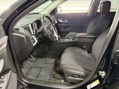 Used 2017 Chevrolet Equinox LT w/ Convenience Package image 11
