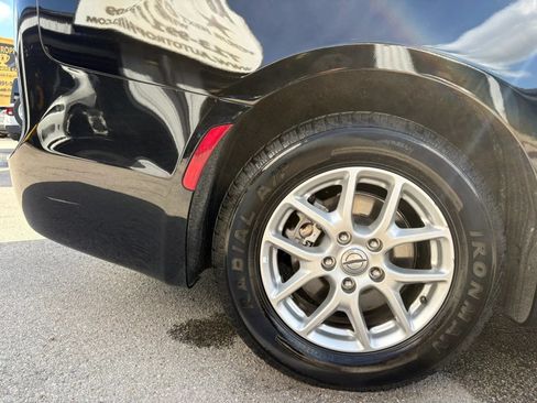Used 2024 Chrysler Pacifica Touring-L FWD image 37