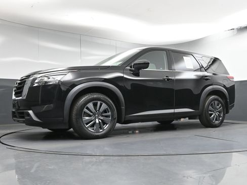 Certified 2024 Nissan Pathfinder S image 23