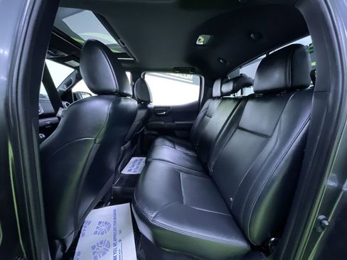 Used 2021 Toyota Tacoma TRD Off-Road w/ TRD Premium Off Road Package image 27