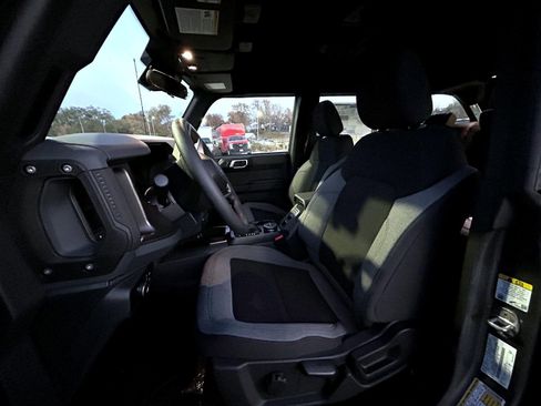 New 2025 Ford Bronco 4-Door image 10