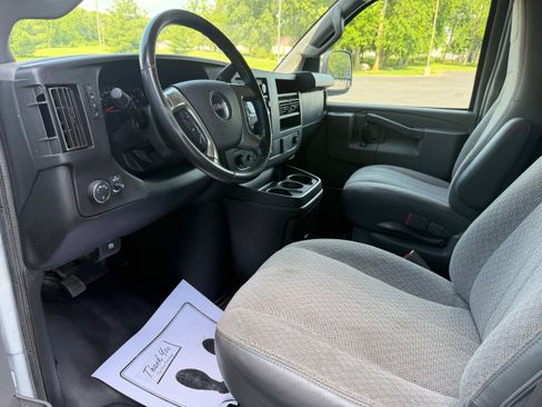 Used 2019 GMC Savana 2500 w/ Enhanced Convenience Package RWD image 18