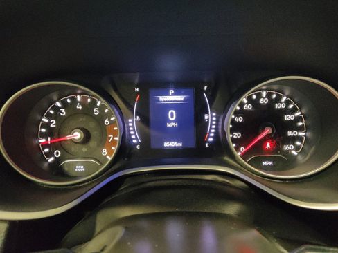 Used 2018 Jeep Compass Latitude FWD image 23