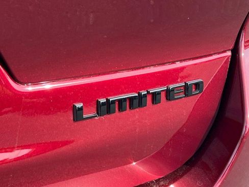 New 2025 Jeep Grand Cherokee L Limited w/ Luxury Tech Group II image 24