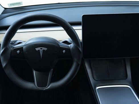 Used 2023 Tesla Model Y Long Range AWD/4WD image 19