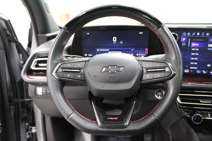 Used 2025 Chevrolet Traverse RS AWD/4WD image 40