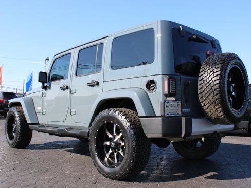 Used 2015 Jeep Wrangler Unlimited Sahara w/ Max Tow Package AWD/4WD image 12