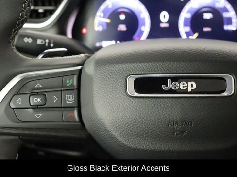 Used 2024 Jeep Grand Cherokee Altitude AWD/4WD image 8