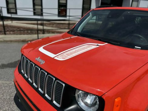 Used 2021 Jeep Renegade Latitude AWD/4WD image 4
