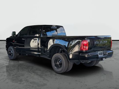 New 2026 RAM 3500 Big Horn AWD/4WD image 3
