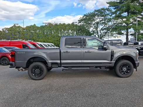 New 2026 Ford F250 Lariat w/ Black Appearance Package AWD/4WD image 8