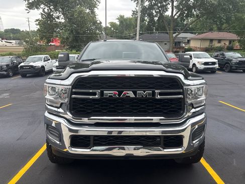 Used 2024 RAM 2500 Tradesman w/ Chrome Appearance Group AWD/4WD image 10