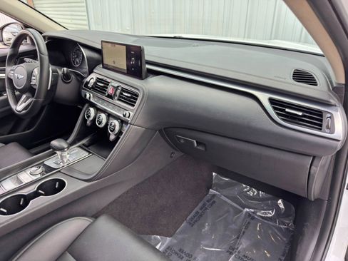 Used 2022 Genesis G70 2.0T image 13