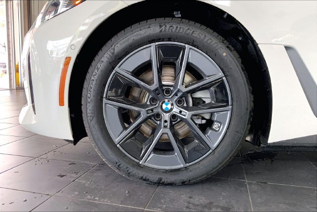 New 2026 BMW i4 eDrive40 w/ Parking Assistance Package RWD image 12