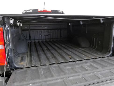 Used 2018 Chevrolet Colorado LT w/ Redline Special Edition AWD/4WD image 37