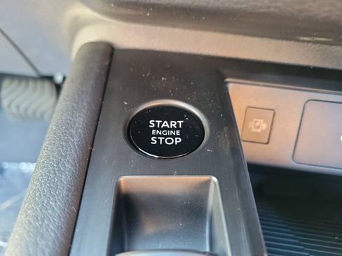New 2026 Nissan Kicks SV w/ SV Premium Package FWD image 19