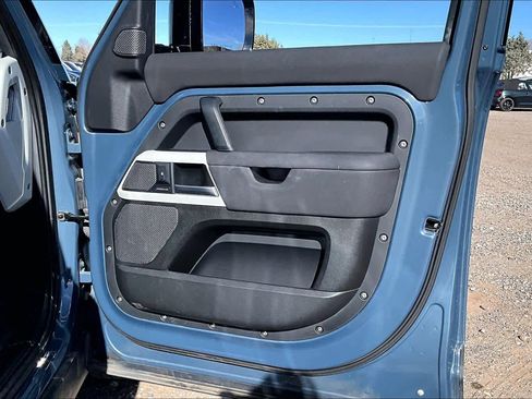 Used 2021 Land Rover Defender 110 S image 21