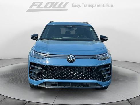New 2026 Volkswagen Tiguan SE R-Line FWD image 2
