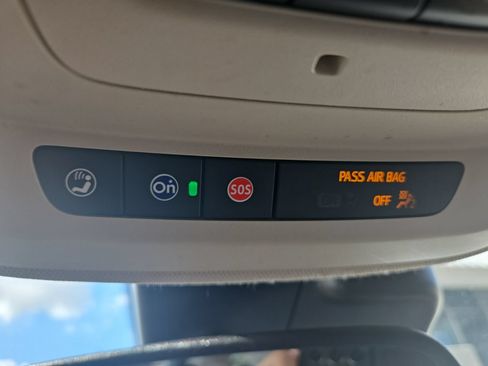 Used 2021 Buick Envision Essence FWD image 17