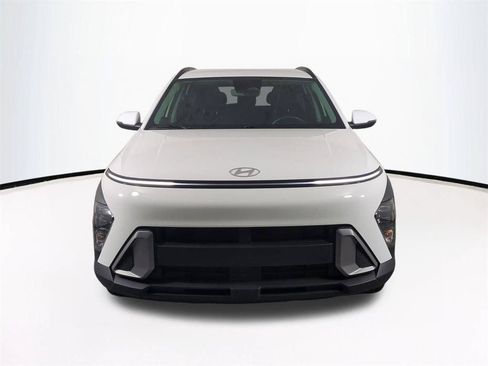 Used 2025 Hyundai Kona SEL FWD image 3