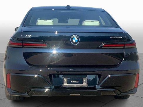 Used 2026 BMW i7 eDrive50 w/ Executive Package image 4