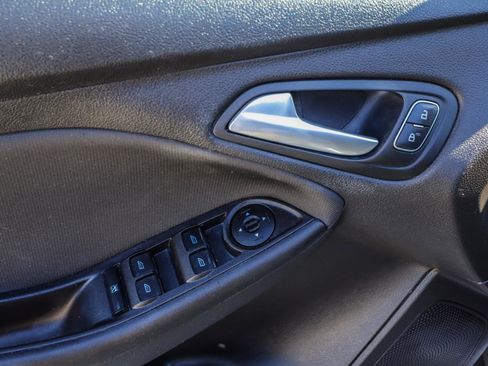 Used 2017 Ford Focus SE image 30
