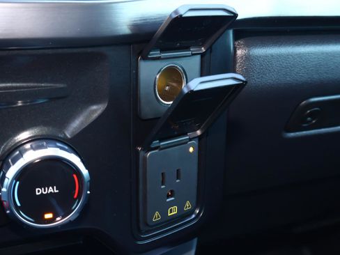 Used 2025 Ford F250 Lariat w/ Chrome Package image 27