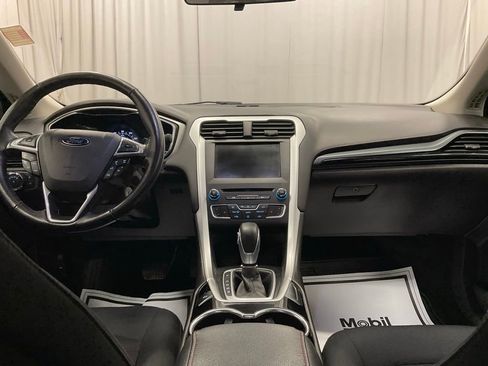 Used 2016 Ford Fusion SE image 30