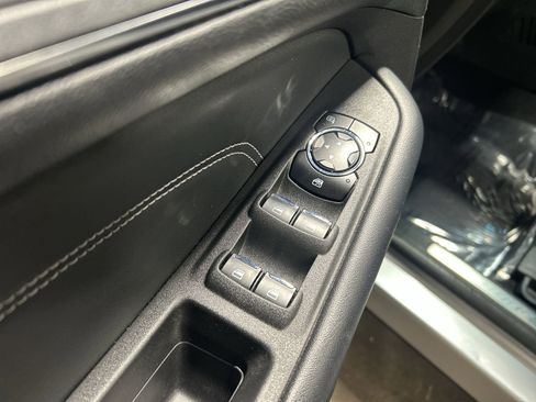 Used 2024 Ford Edge Titanium image 25