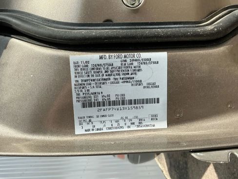 Used 2003 Ford Crown Victoria LX image 36