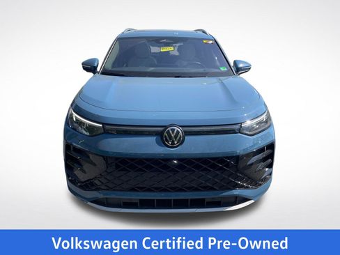 Certified 2025 Volkswagen Tiguan SEL R-Line AWD/4WD image 9