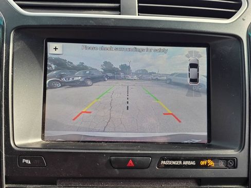 Used 2017 Ford Explorer XLT w/ Equipment Group 202A FWD image 18
