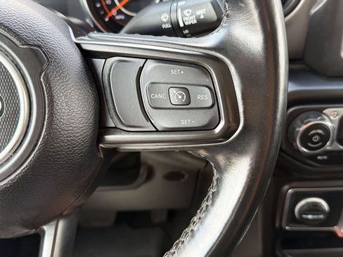 Used 2022 Jeep Gladiator Sport AWD/4WD image 14