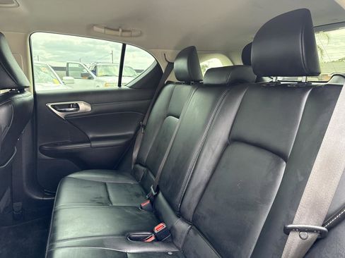 Used 2017 Lexus CT 200h FWD image 11