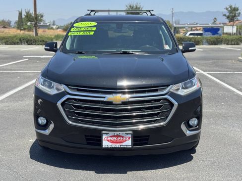 Used 2018 Chevrolet Traverse LT FWD image 2