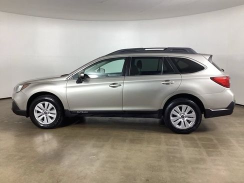 Used 2018 Subaru Outback 2.5i Premium AWD/4WD image 8