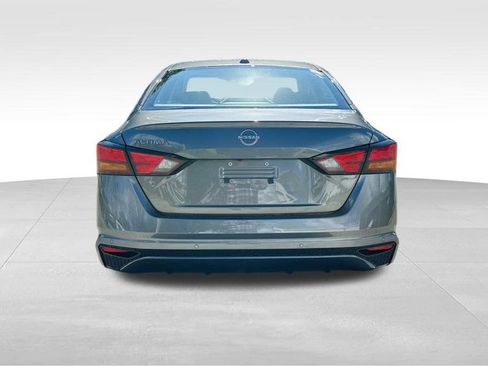 Used 2025 Nissan Altima 2.5 S FWD image 6